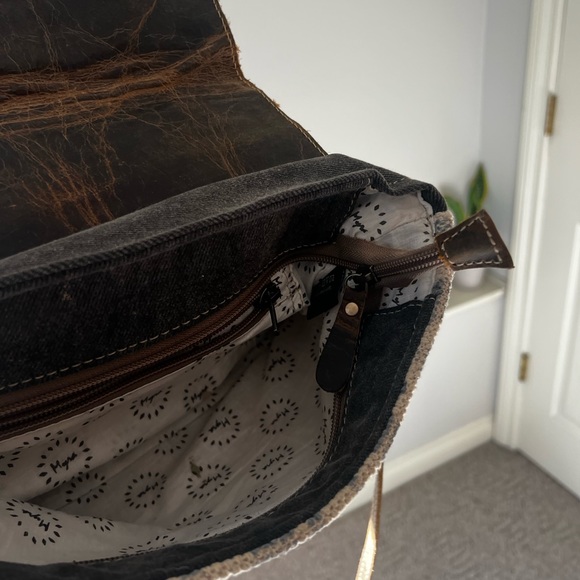 Myra Bag Western style crossbody - Picture 3 of 3